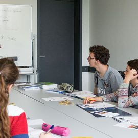 Duesseldorf_Small-classes_7514_16x9