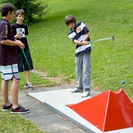 Lindenberg_Minigolfing_113_16x9